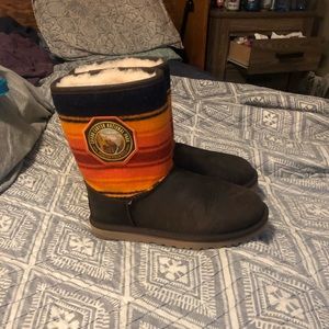 Ugg Pendleton wool size 6